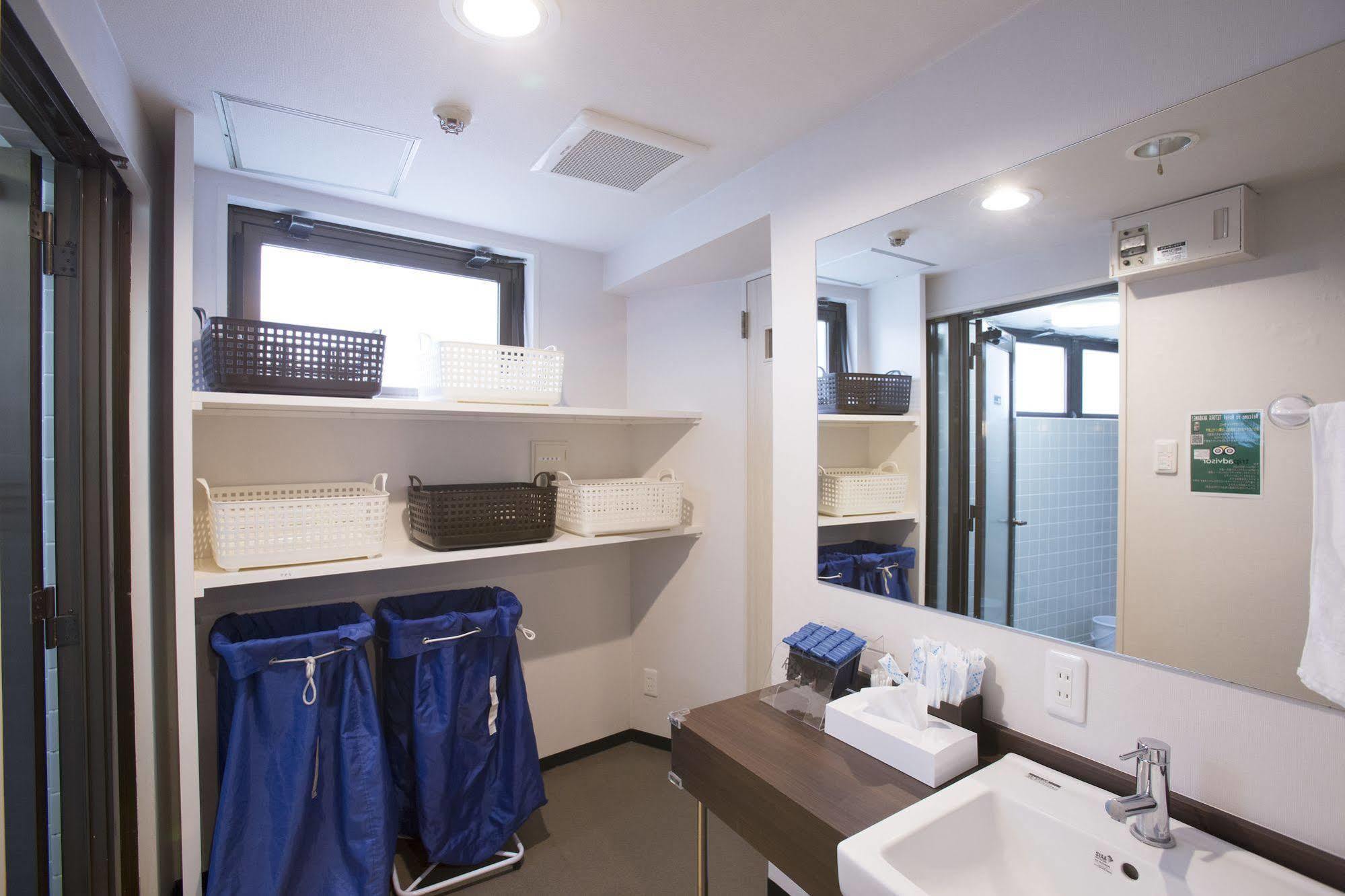 Oyo Tetora Akabane Hotel cápsula Tóquio