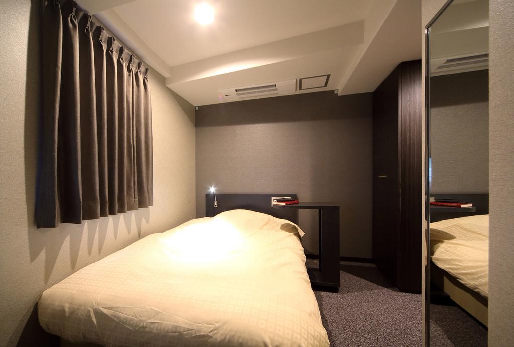 Oyo Tetora Akabane Kapselhotel