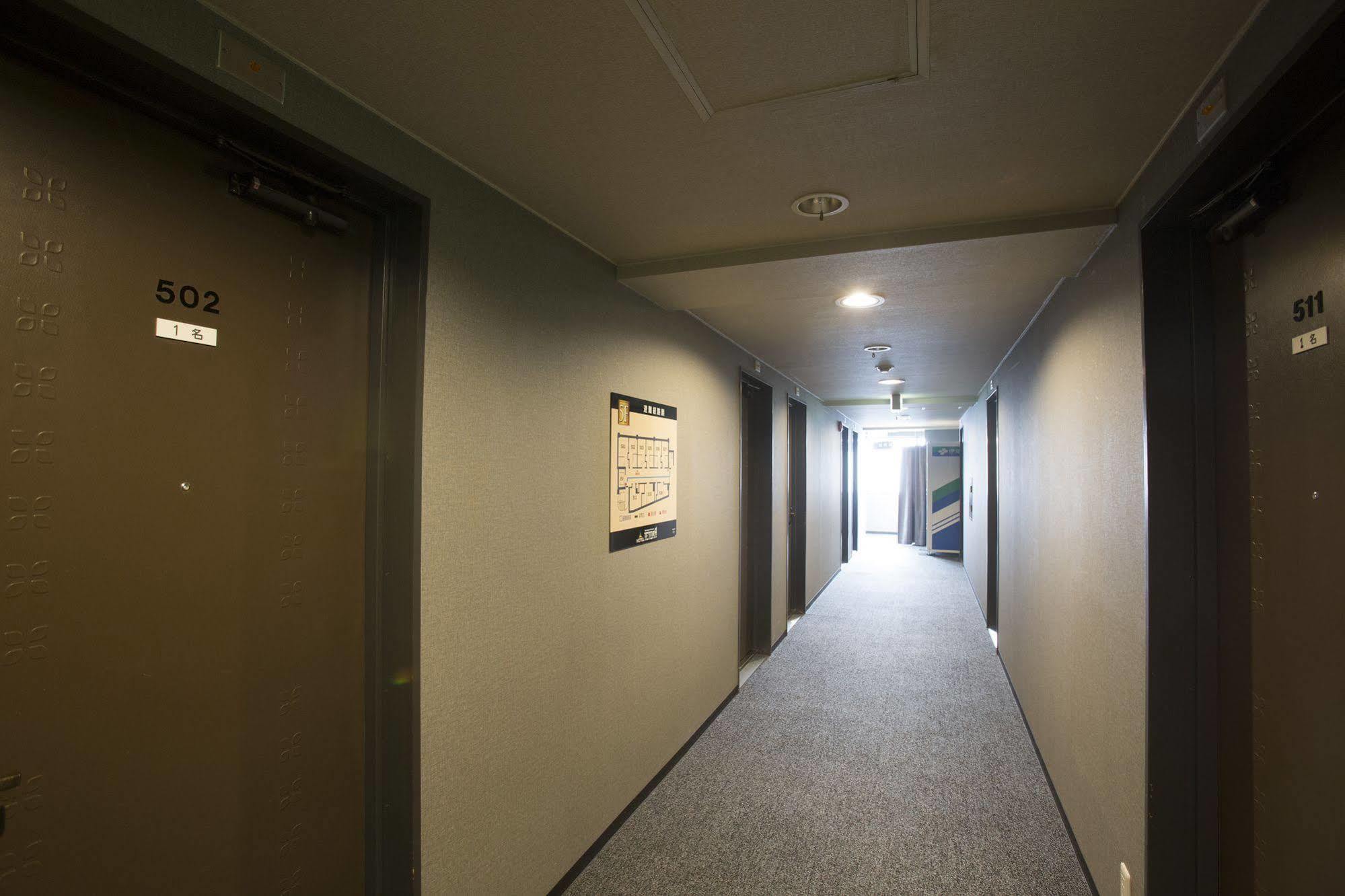 Kapselhotel Oyo Tetora Akabane *